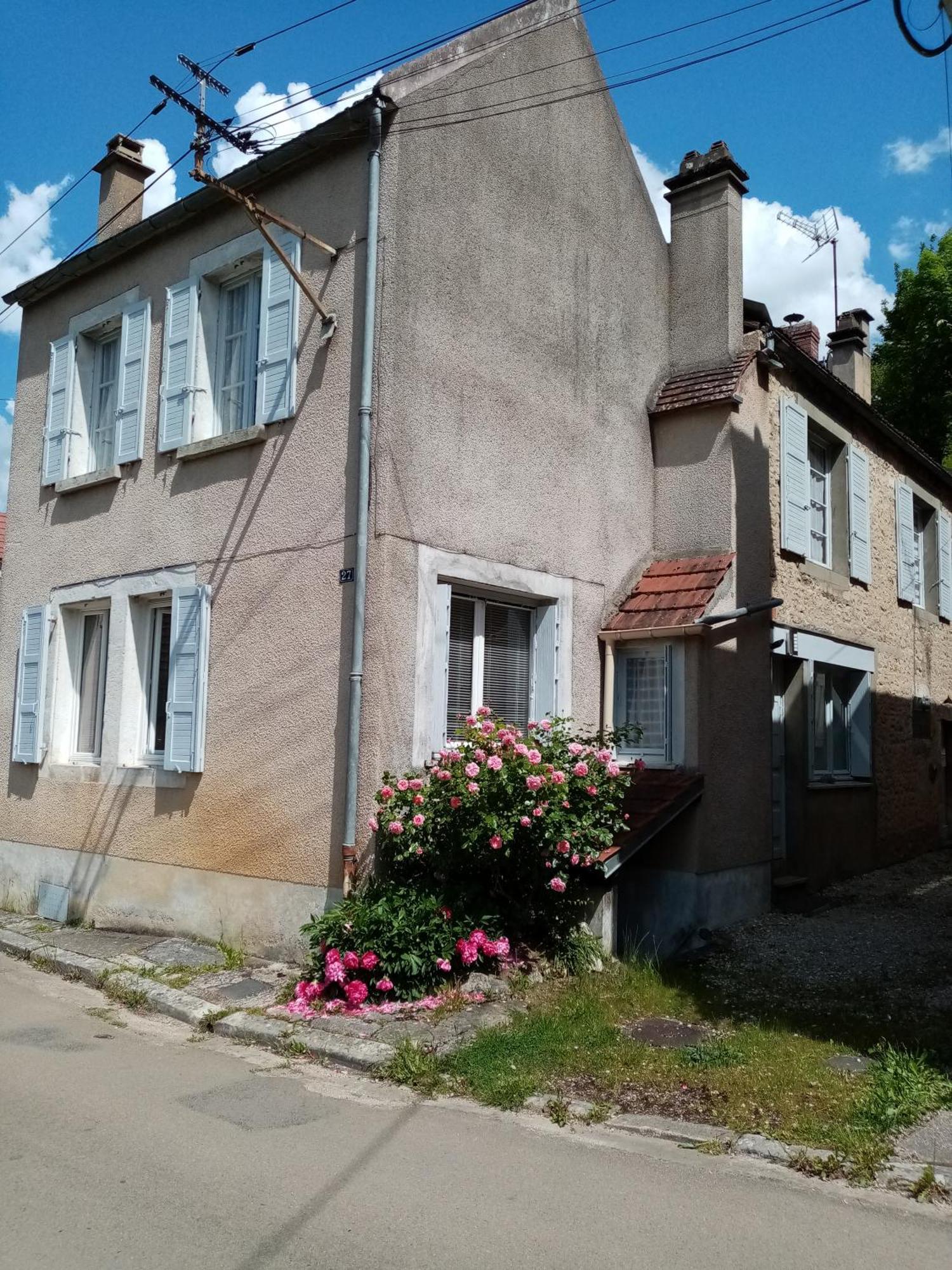 Gite Les 27 Roses Et Plus Châtel-Censoir Esterno foto